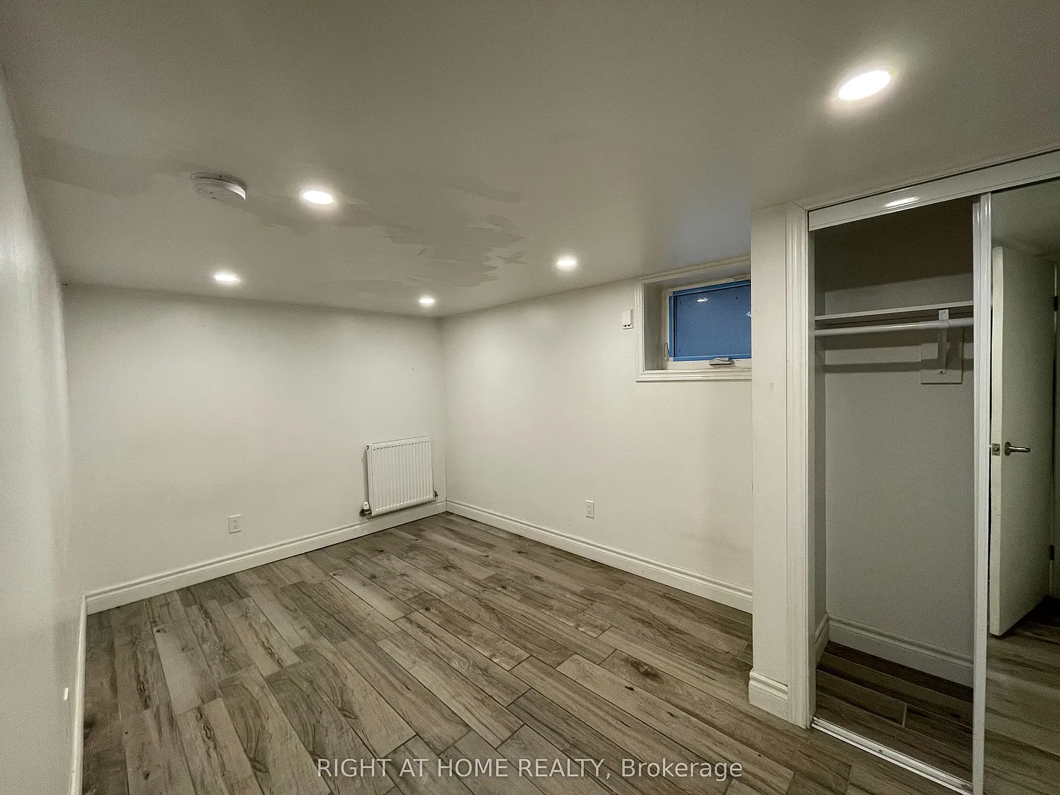 2 bed, $1,900 — Photo 4
