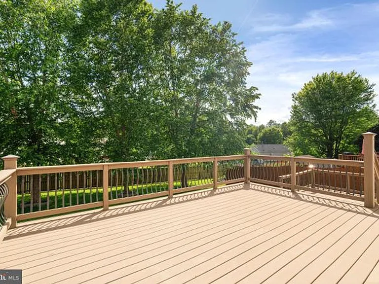 10 Sassafras Ln — Photo 4