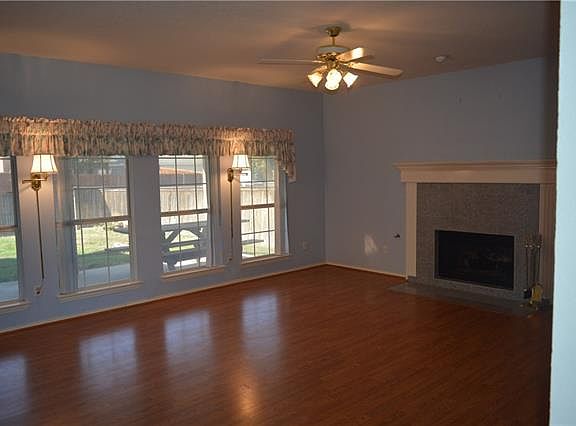 4th image of 4221 Capstone Dr