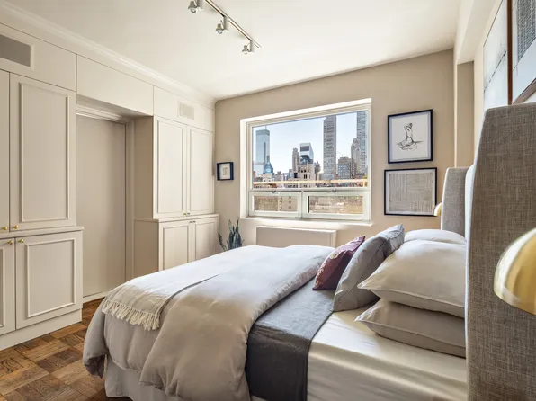 860 Fifth Avenue image 9 of 13