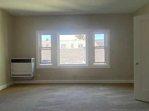 5th image of 1672 Oxford St #10