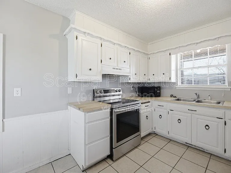 920 W Memphis St — Photo 9