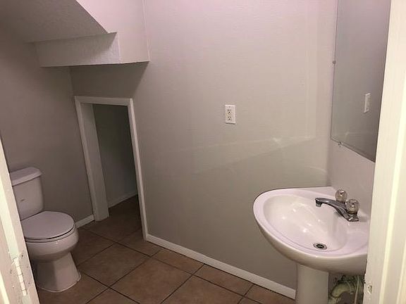 4th image of 9802 N 12th St APT B