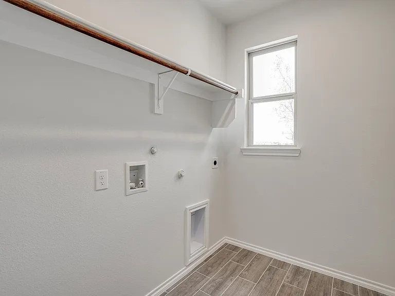 2330 Aspen Hill Dr — Photo 20