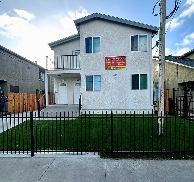 4329 1/2 Honduras St