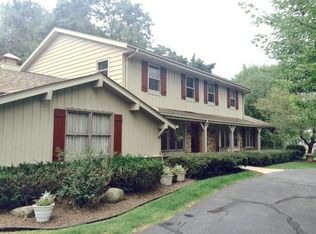 19645 Timberline Dr, Brookfield, WI 53045