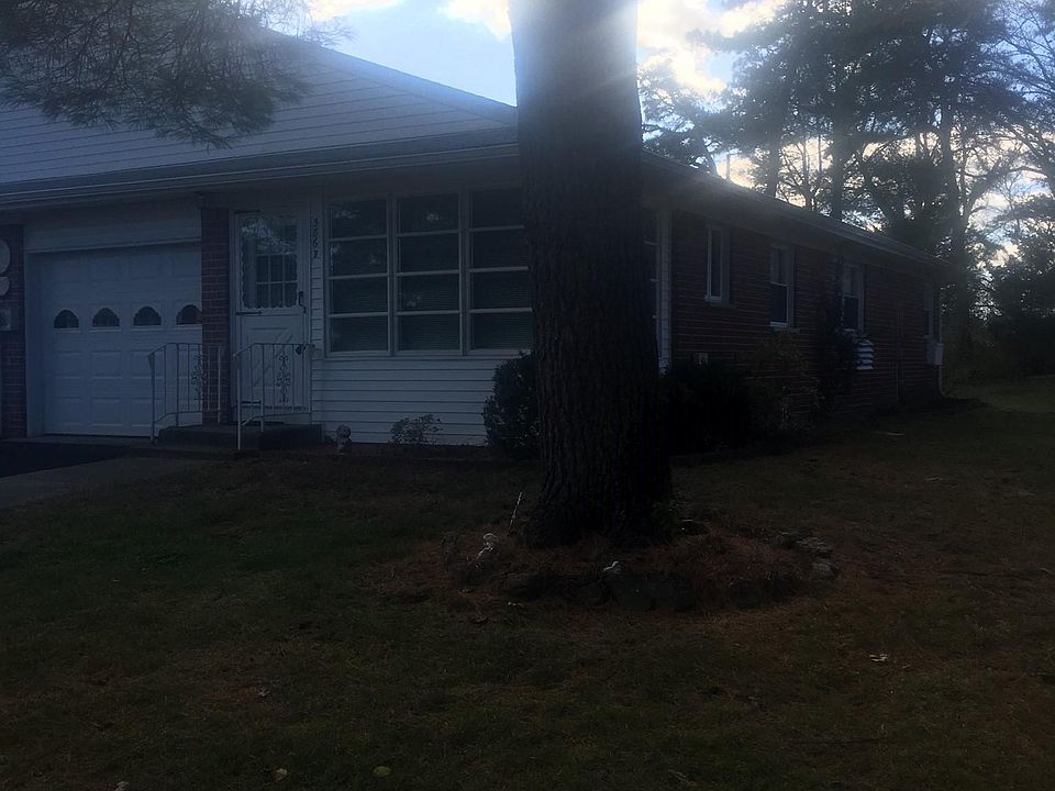 2nd image of 386 Fairway Ln #B