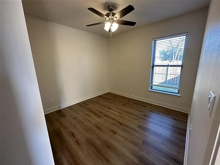 8406 Cambridge Rd — Photo 6