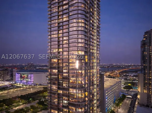 121 NE 5th St, Miami, FL