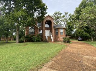 109 Chenoweth Ln, La Vergne, TN 37086