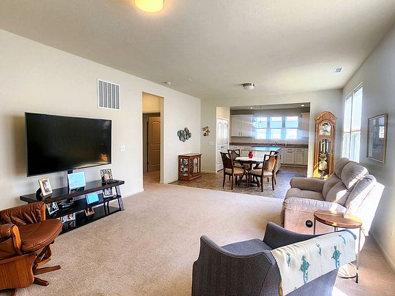 3rd image of 4847 Lilac Dr