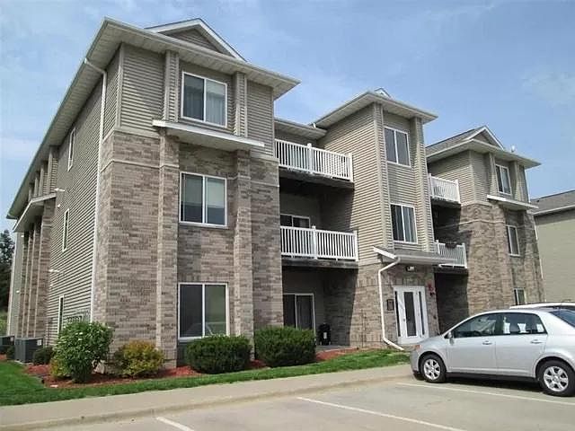 1st image of 205 Sadler Ln APT 104