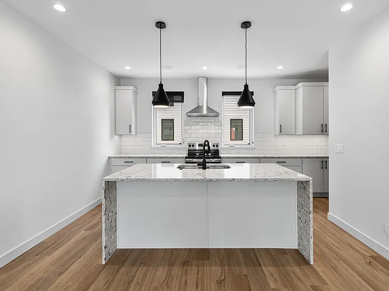 14 Lincoln Ave #4 — Photo 11