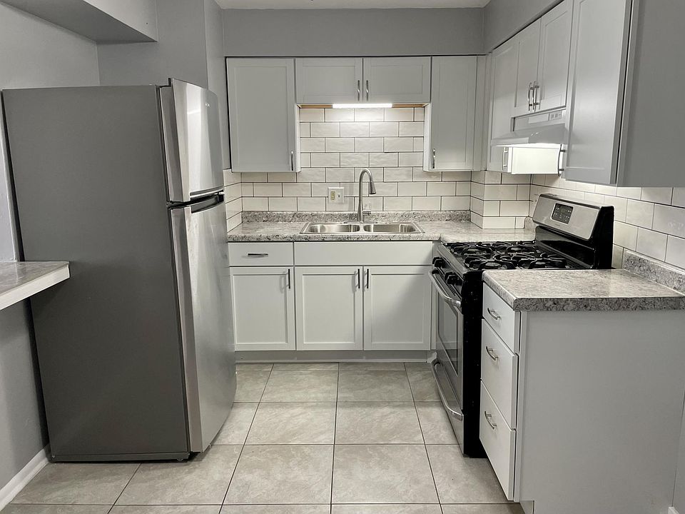 1st image of 4310 W North Ave #7