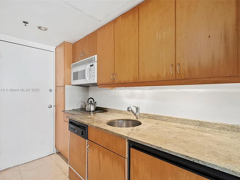 100 Lincoln Rd #1147A — Photo 3