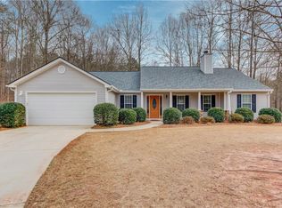 1374 Lance Cir, Winder, GA 30680