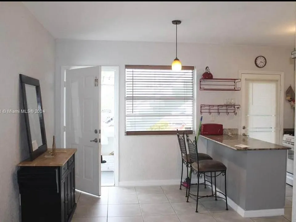 2195 Bay Dr