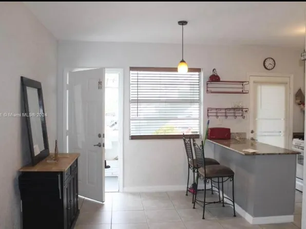 2195 Bay Dr, Miami Beach, FL 33141