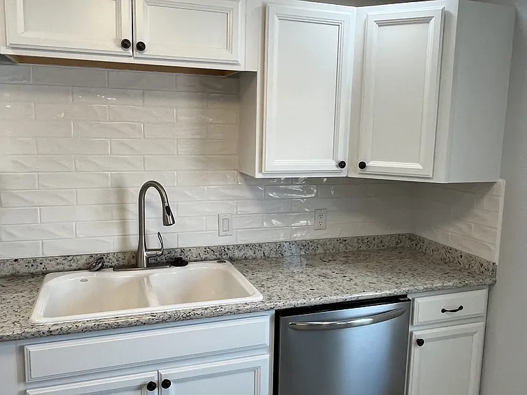 512 W 18th St #3 — Photo 6