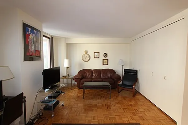 Rented by Maison International | media 25