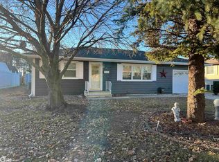 44 Spruce Dr, Eagle Grove, IA 50533