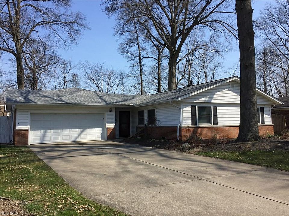 1st image of 28702 Holly Dr
