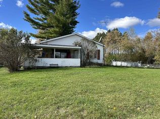 10853 N Vandecar Rd, Farwell, MI 48622