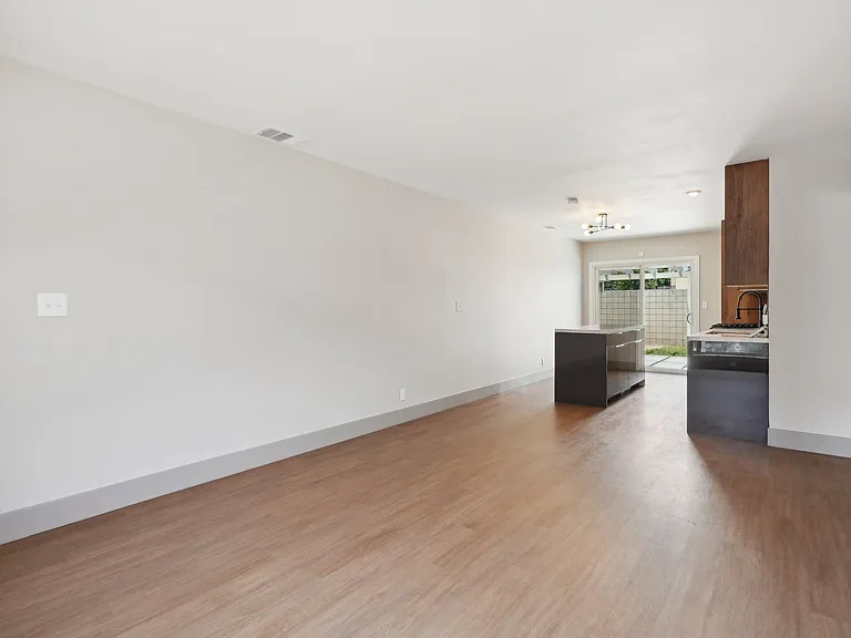 1539 W Stanford St #B — Photo 6