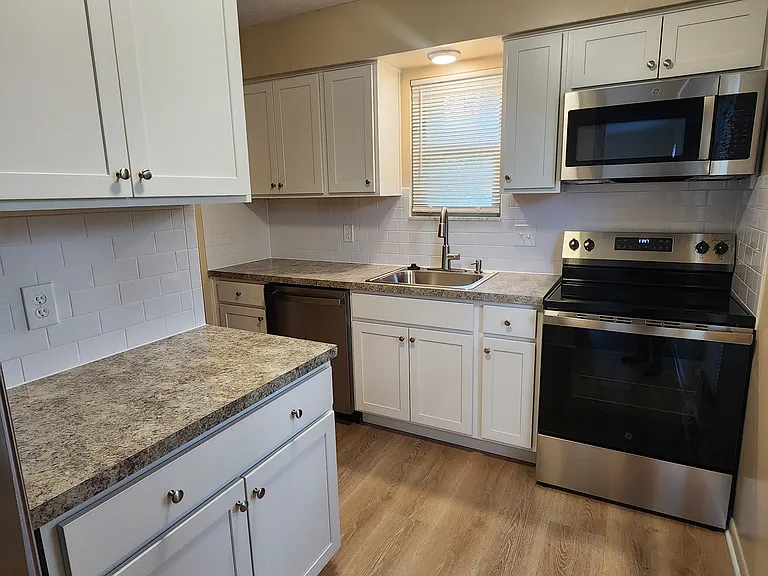 4914 Reed Rd #A — Photo 2