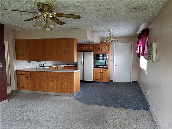 5th image of 360 Meadowlark Dr