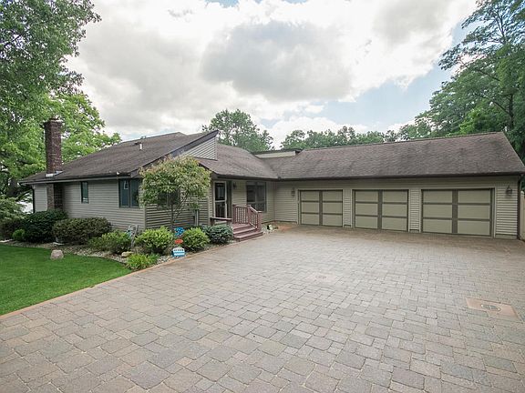 3rd image of 65857 Omena Lake Ct