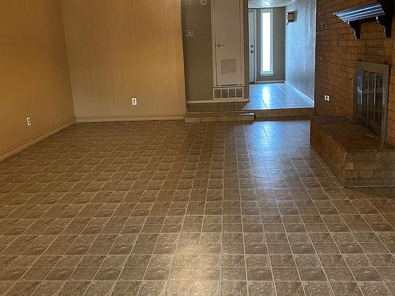 4th image of 2110 Tanglewood Ln