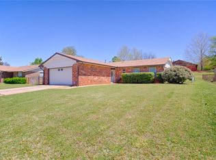 3125 S Glenwood Dr, Chickasha, OK 73018