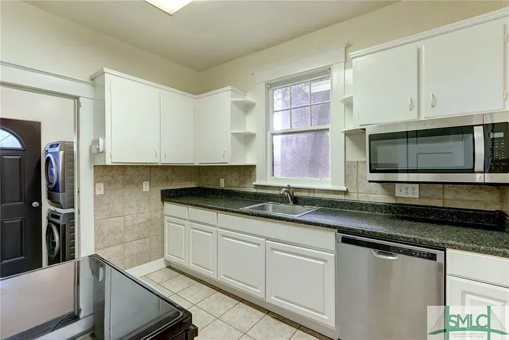 2 bed, 1550 sqft, $1,995 — Photo 2
