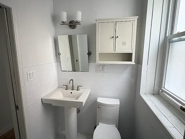 1557 De Kalb Ave #2L — Photo 8