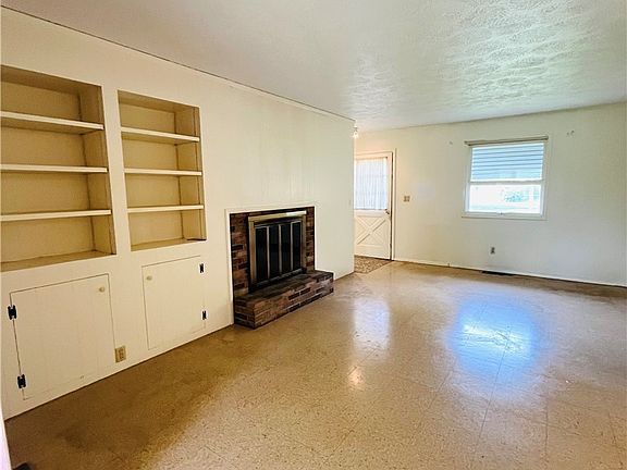 5th image of 723 Trotter Ln