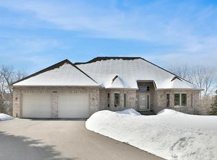 3585 Underwood Ln N, Plymouth, MN 55441
