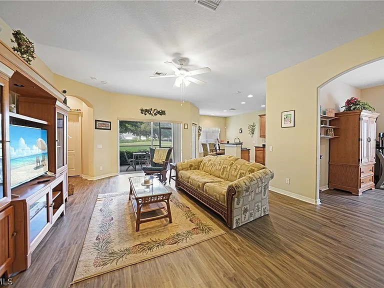 2454 Blackburn Cir — Photo 8