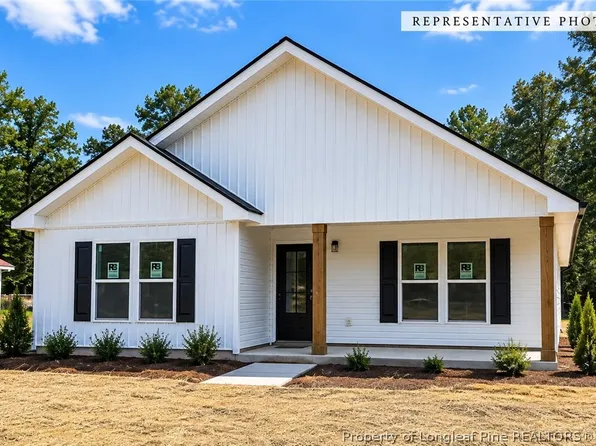 462 Bullard St, Roseboro, NC 28382