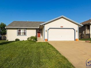 1744 SW Valley View Ct, Topeka, KS 66615