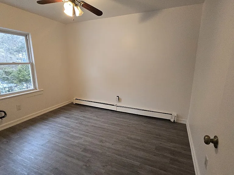 96 S Montgomery St — Photo 3