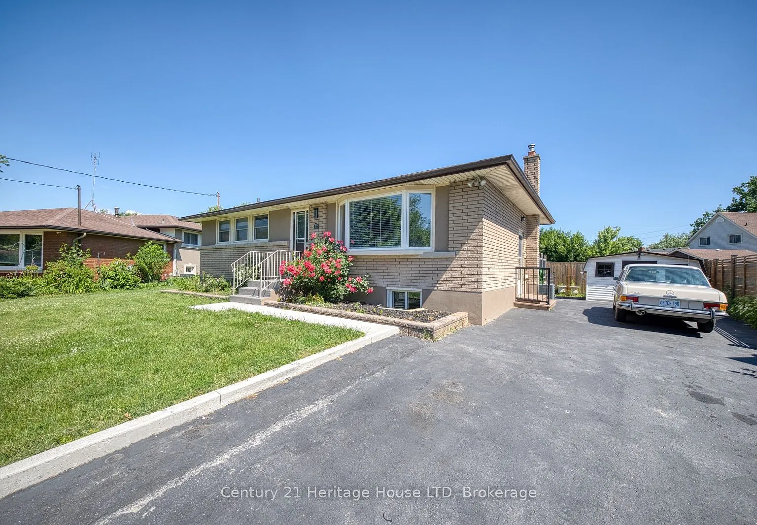 37 Coronation Blvd — Photo 1