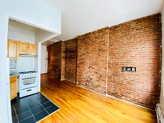 Rented by Crosstown Apartments NYC | media 23