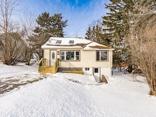 2009 Gearhart St, Duluth, MN 55811