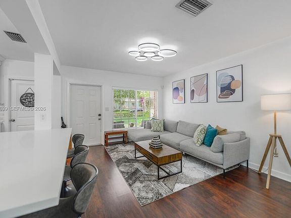 4th image of 1714 Costado St