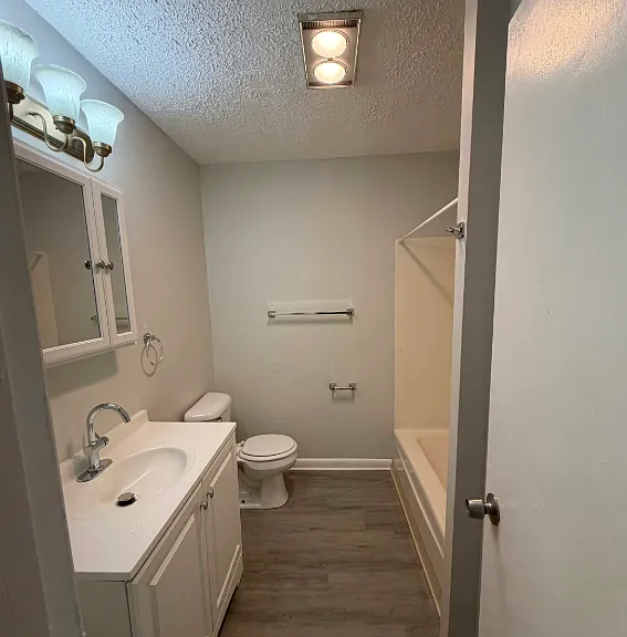 575 N Main St. #302 Fall River, MA 2 Bedroom, 1 Bathroom Heat Included! — Photo 18