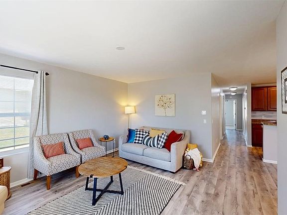 4th image of 3127 Amelia Cir