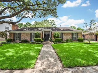 7906 Windswept Ln, Houston, TX 77063