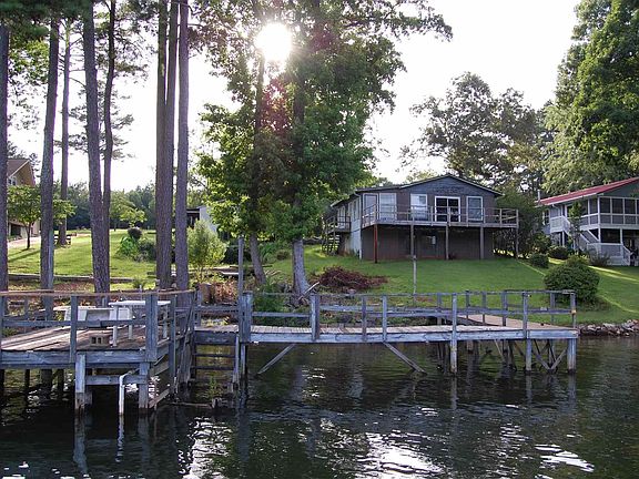 4th image of 1858 Lakewood Dr