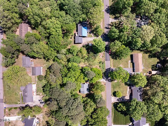 2nd image of 512 Wildwood Dr #512